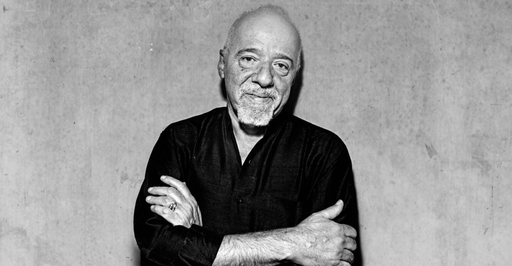 Paulo Coelho: “Mantenetevi folli, e comportatevi come persone&nbsp;normali”